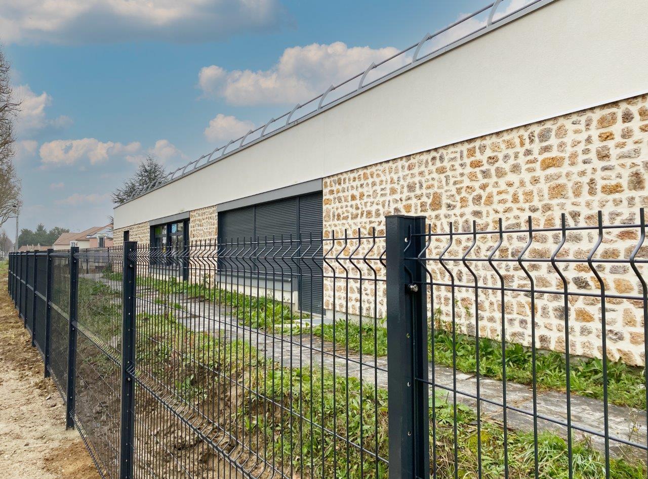 Clôture industrielle : solutions de sécurité pour sites professionnels en France Clôture industrielle : solutions de sécurité pour sites professionnels en France